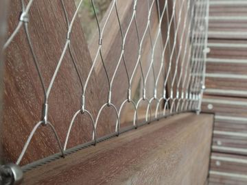 保証庭の塀の網のためのフェルールそして結ばれたロープ ワイヤー ステンレス鋼の手すりの網
